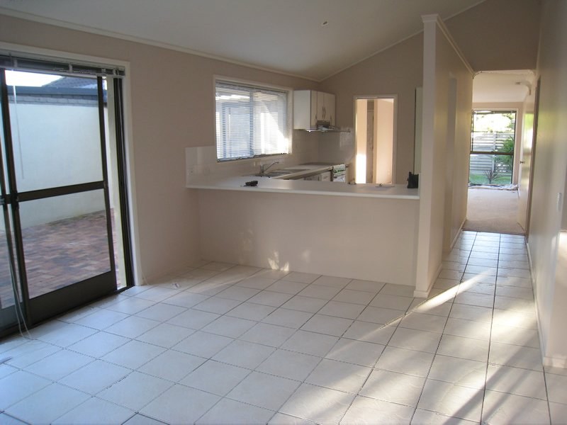 10 Eastwood Drive, Robina — photo 2