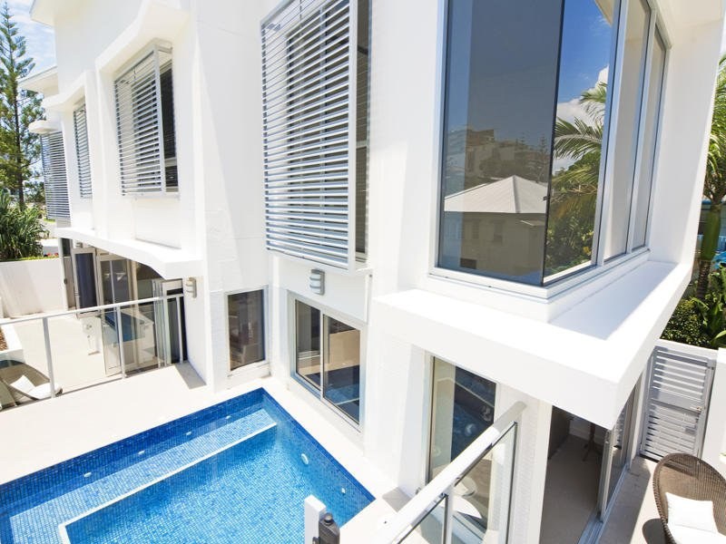 Rainbow Bay — Villa