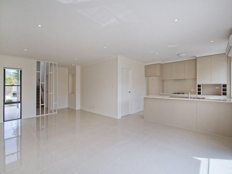 143/2 Inland Drive, Tugun